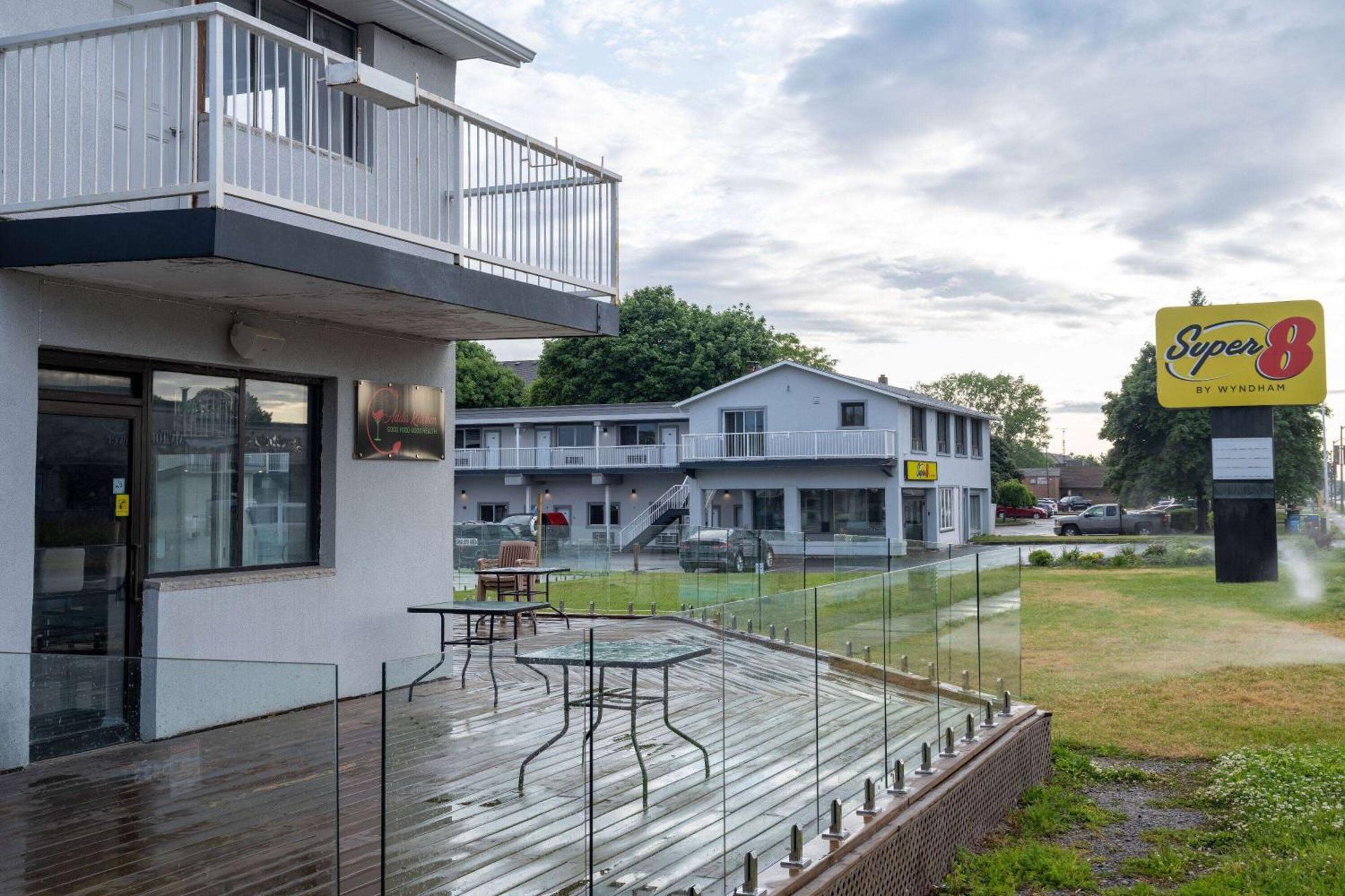 Super 8 By Wyndham Niagara Falls On 外观 照片